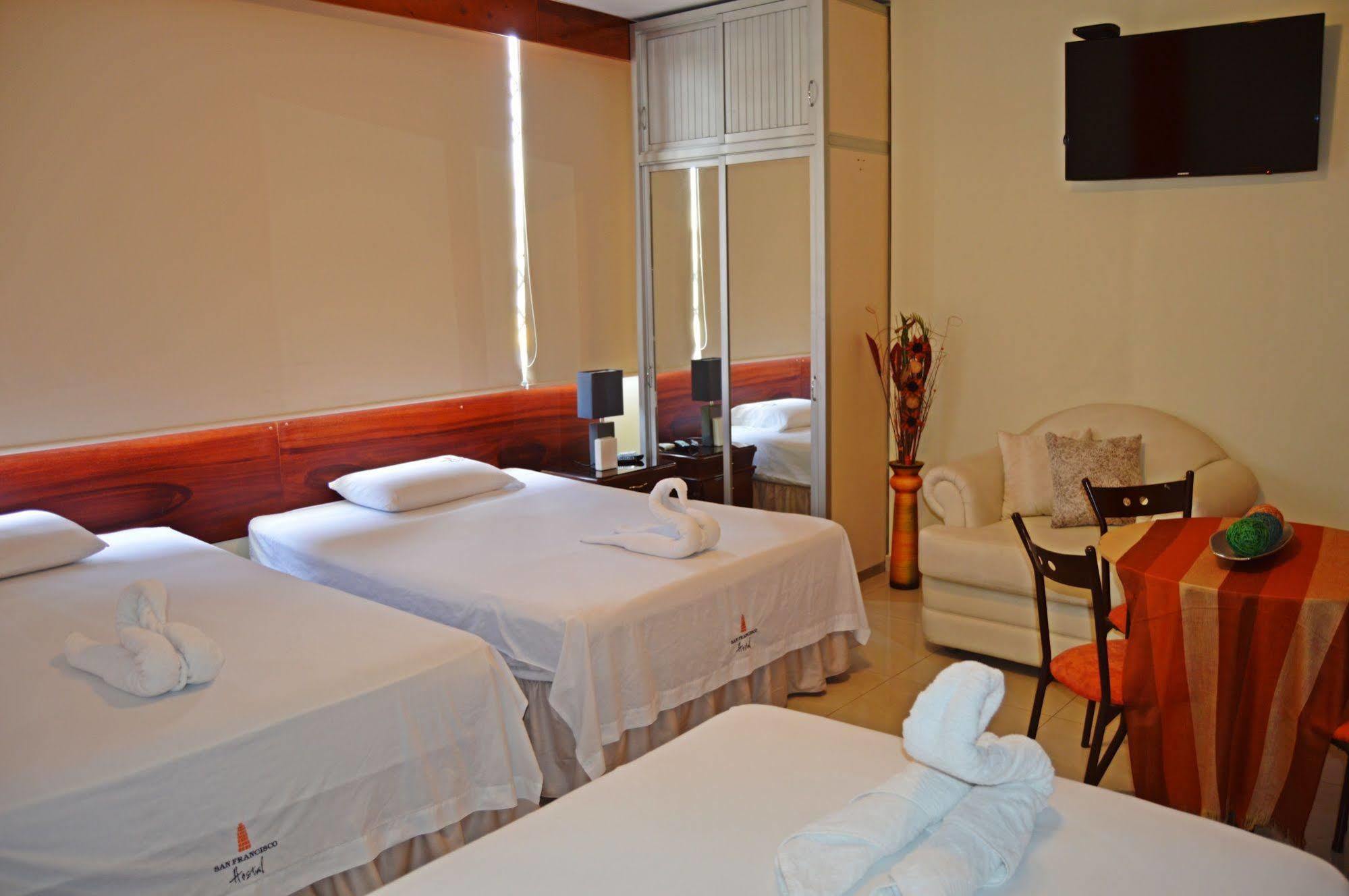 San Francisco Apart Hotel Guayaquil Exterior photo